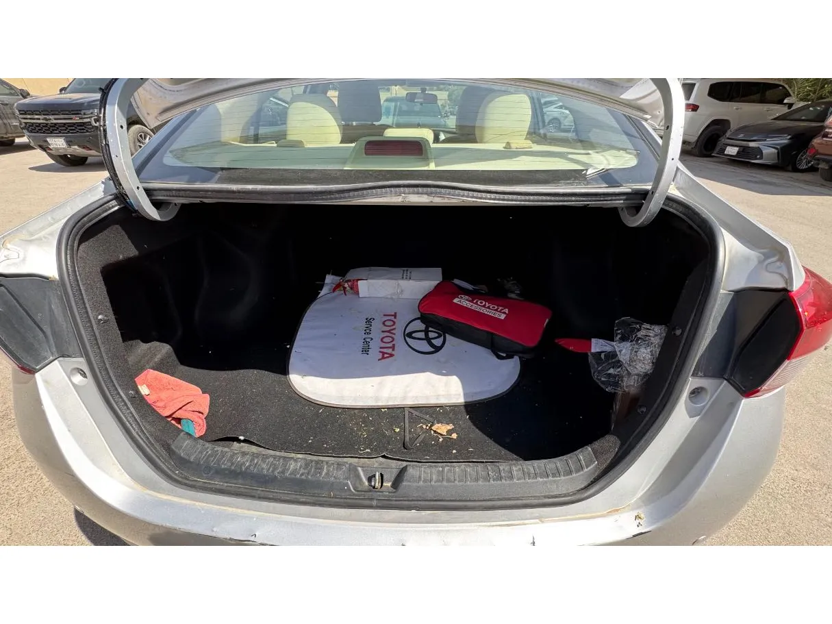 Car image 18