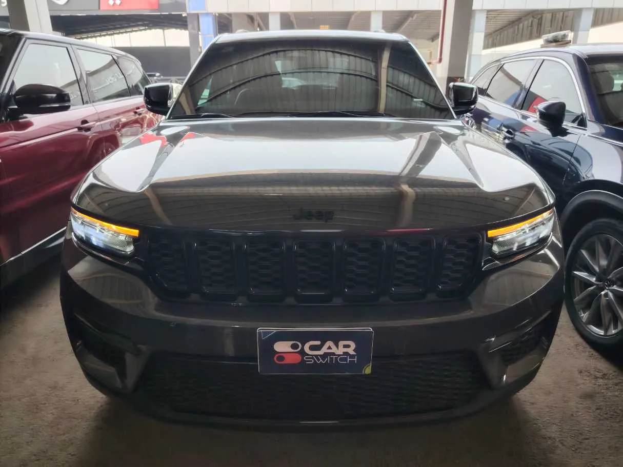 Car image 2