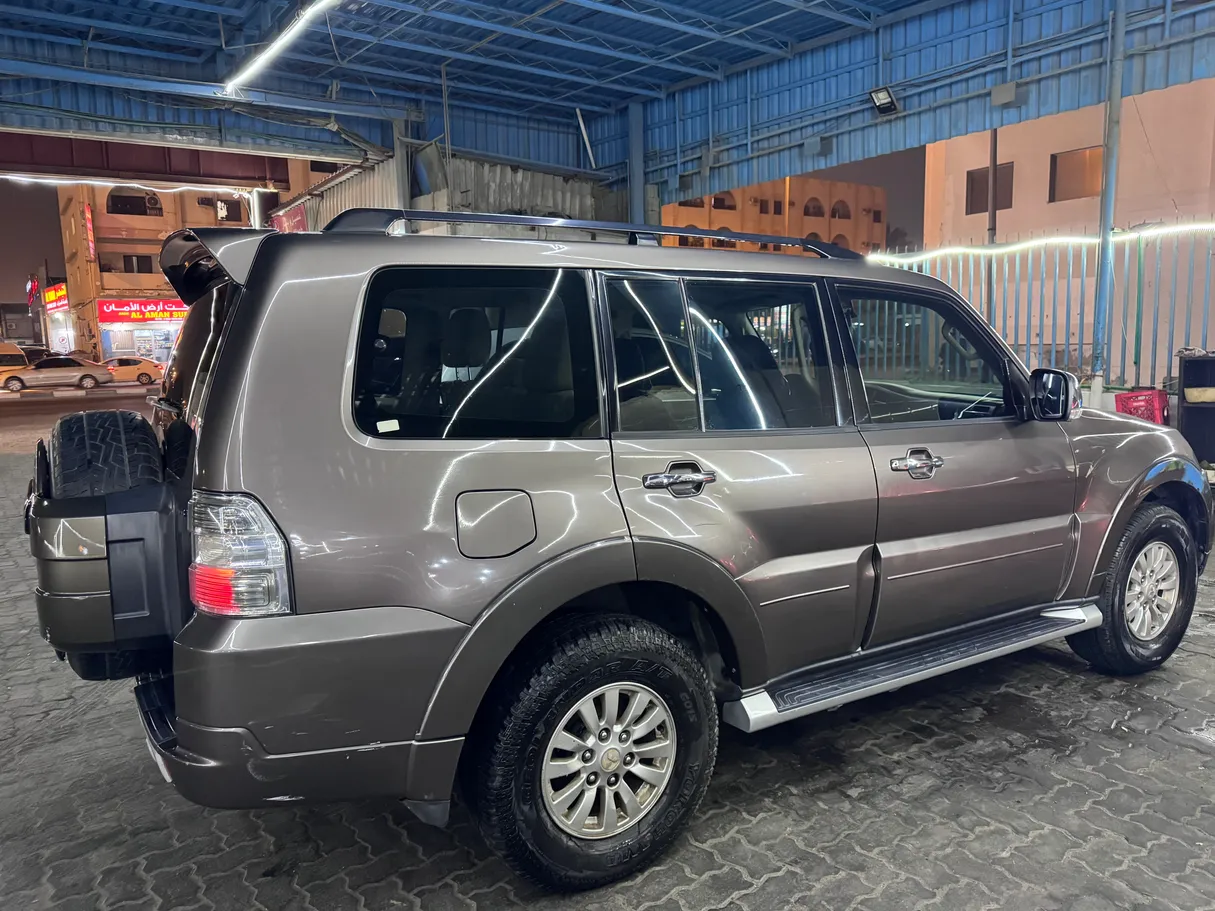 Car image 13