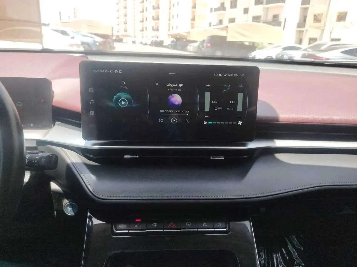 Car image 25