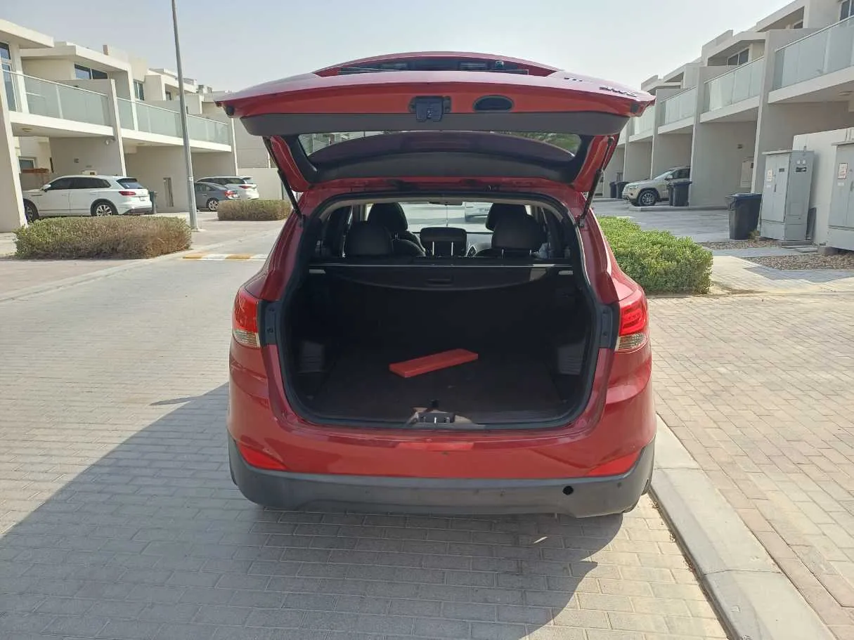 Car image 19