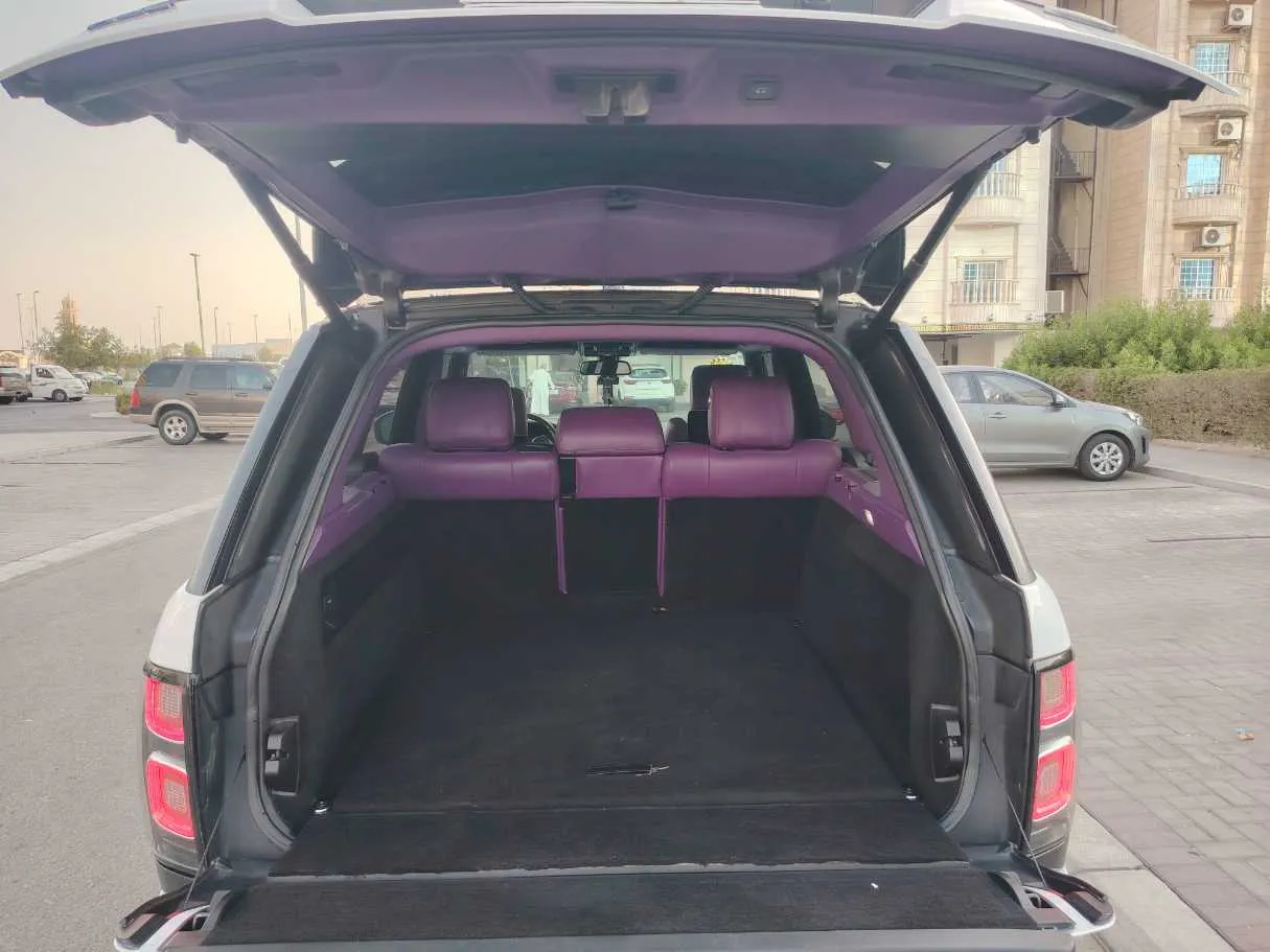 Car image 25