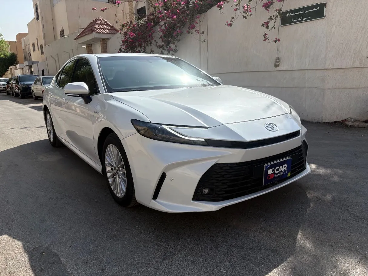 Car image 3