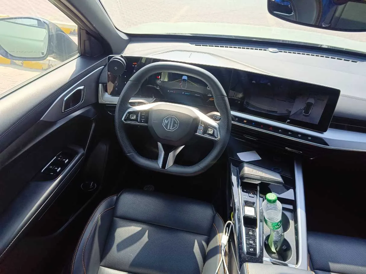 Car image 23