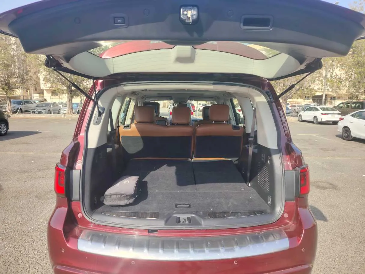 Car image 24