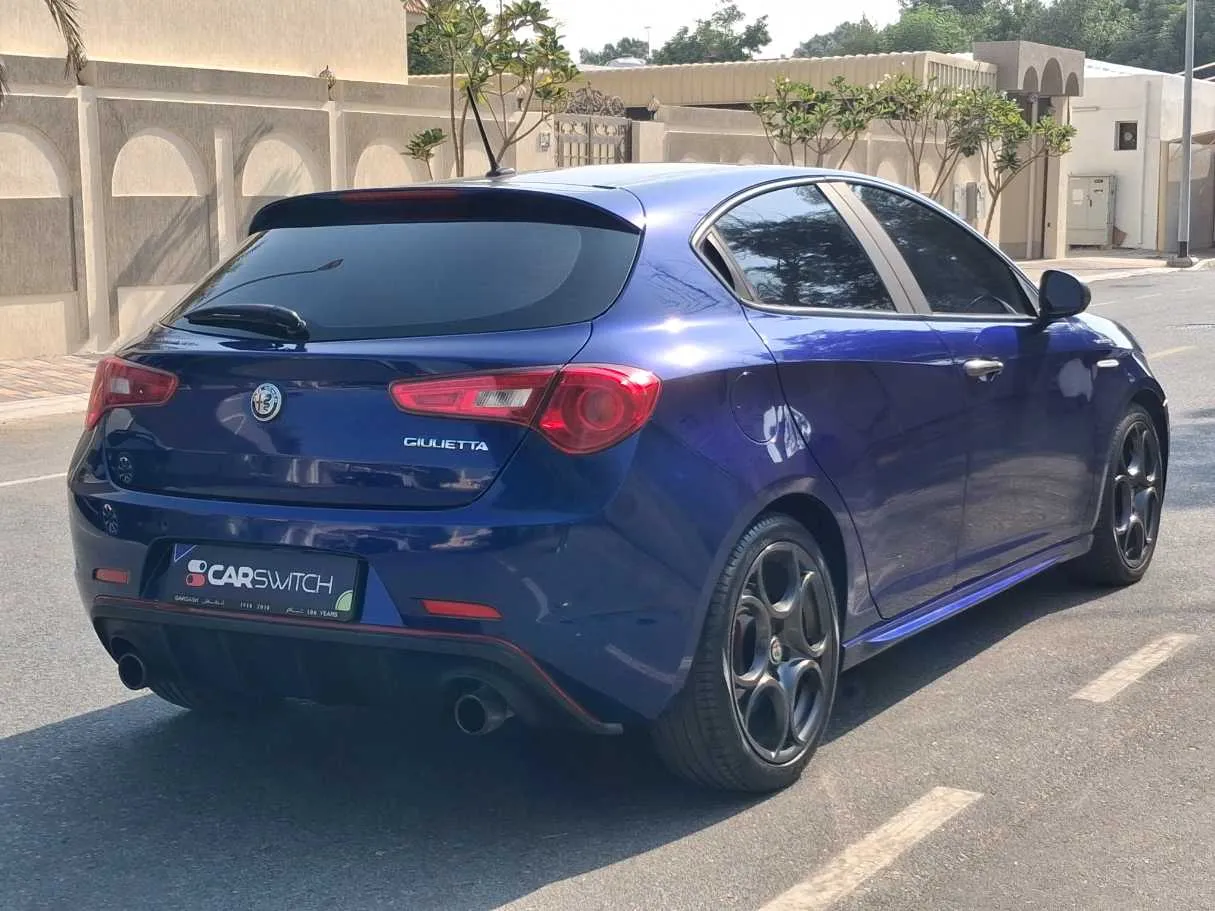 Car image 5