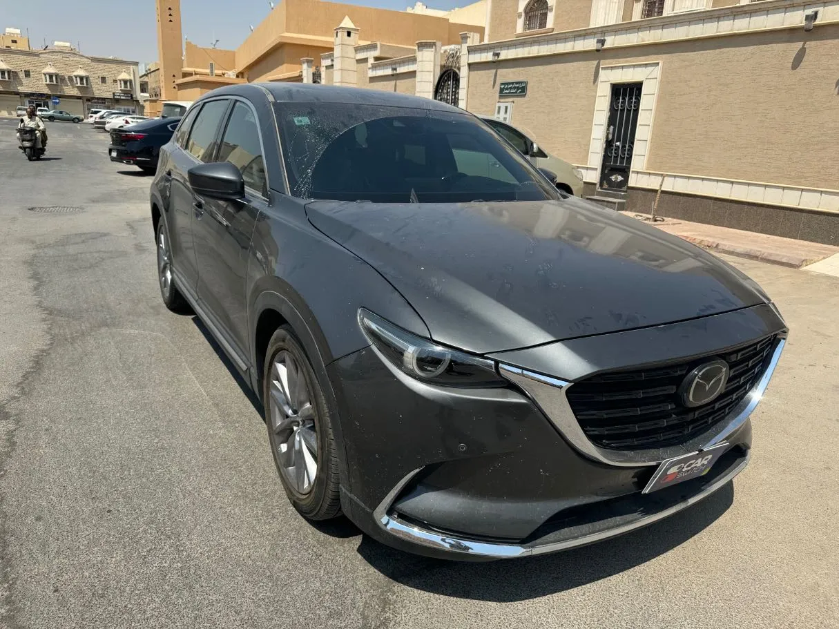 Car image 3