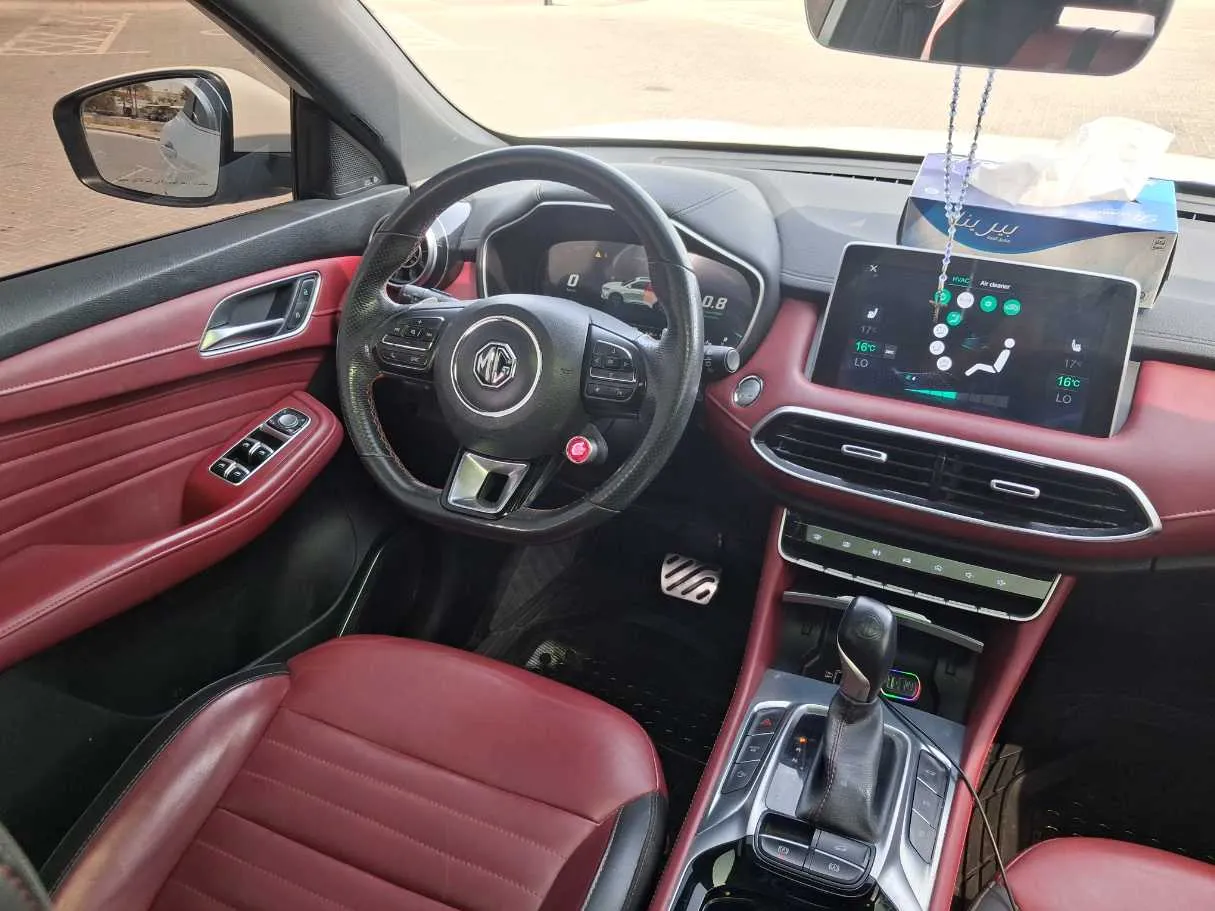 Car image 17