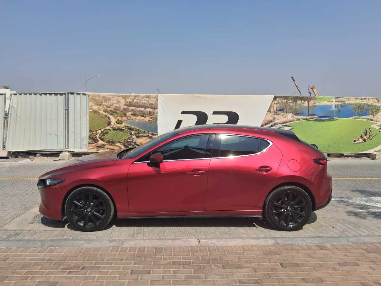 Car image 8