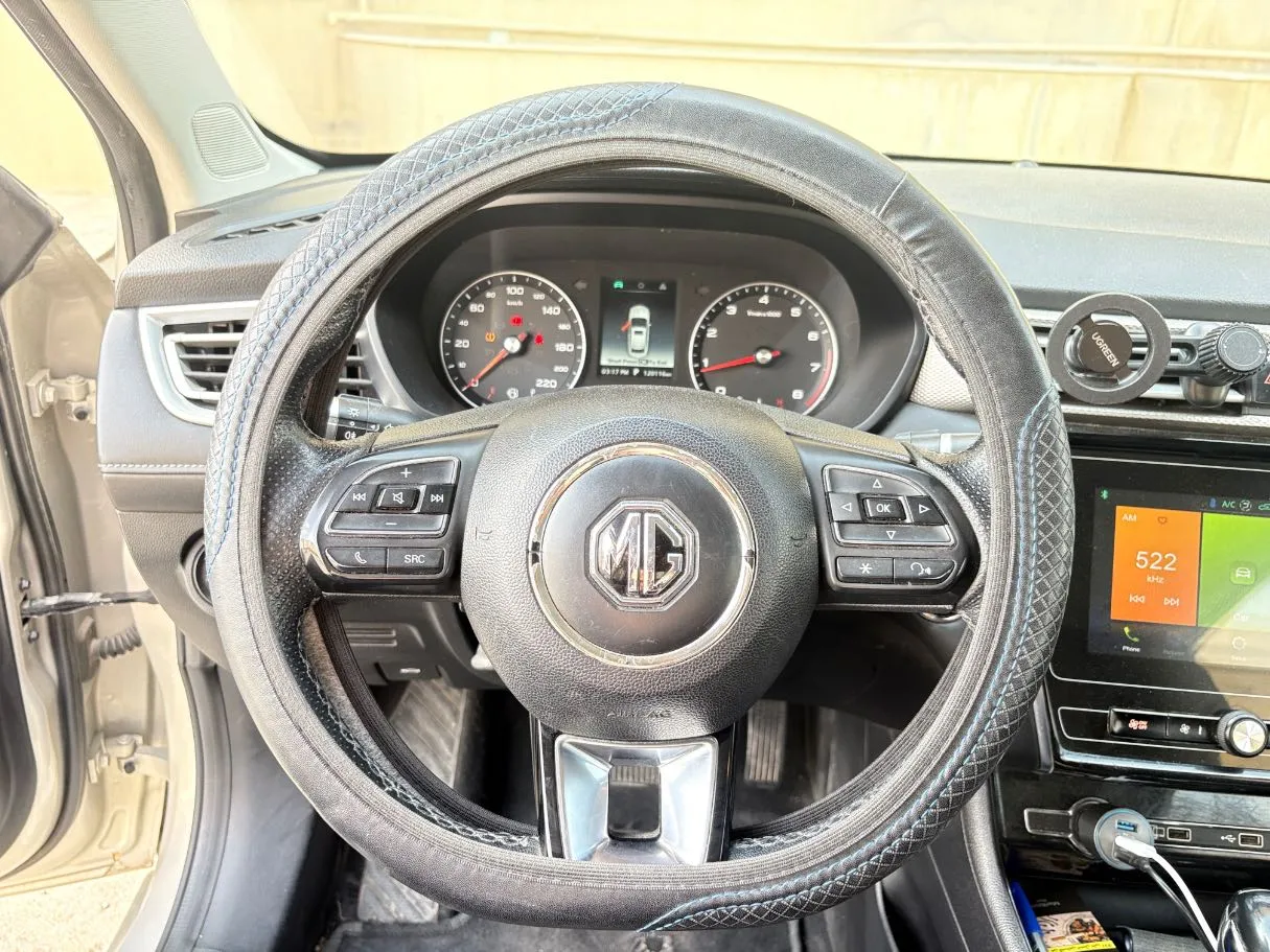 Car image 21