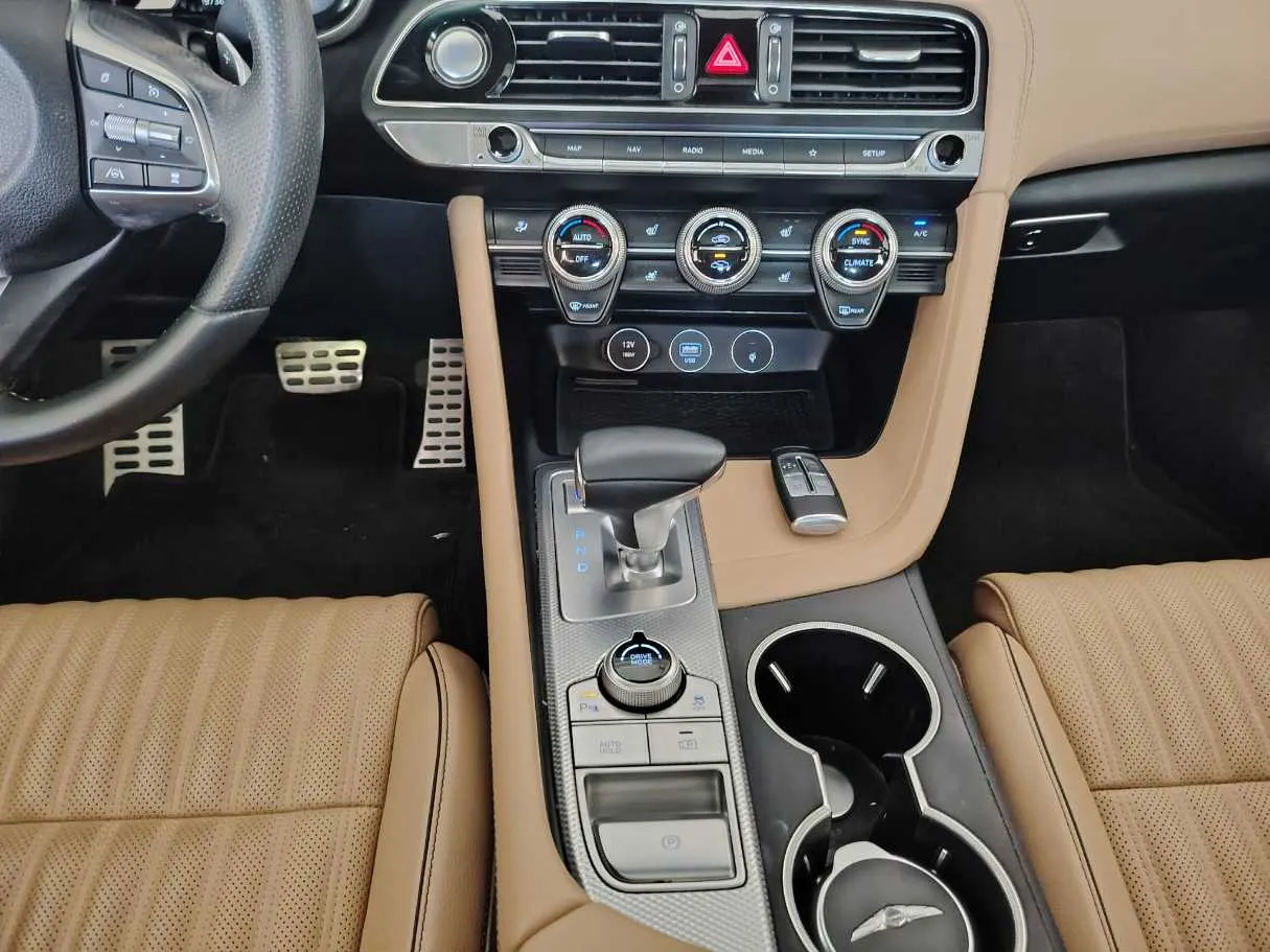 Car image 21