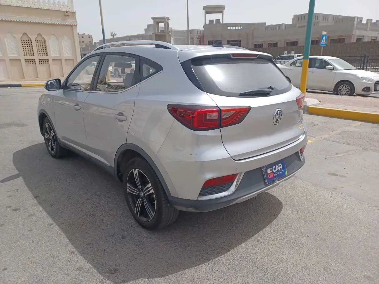 Car image 7