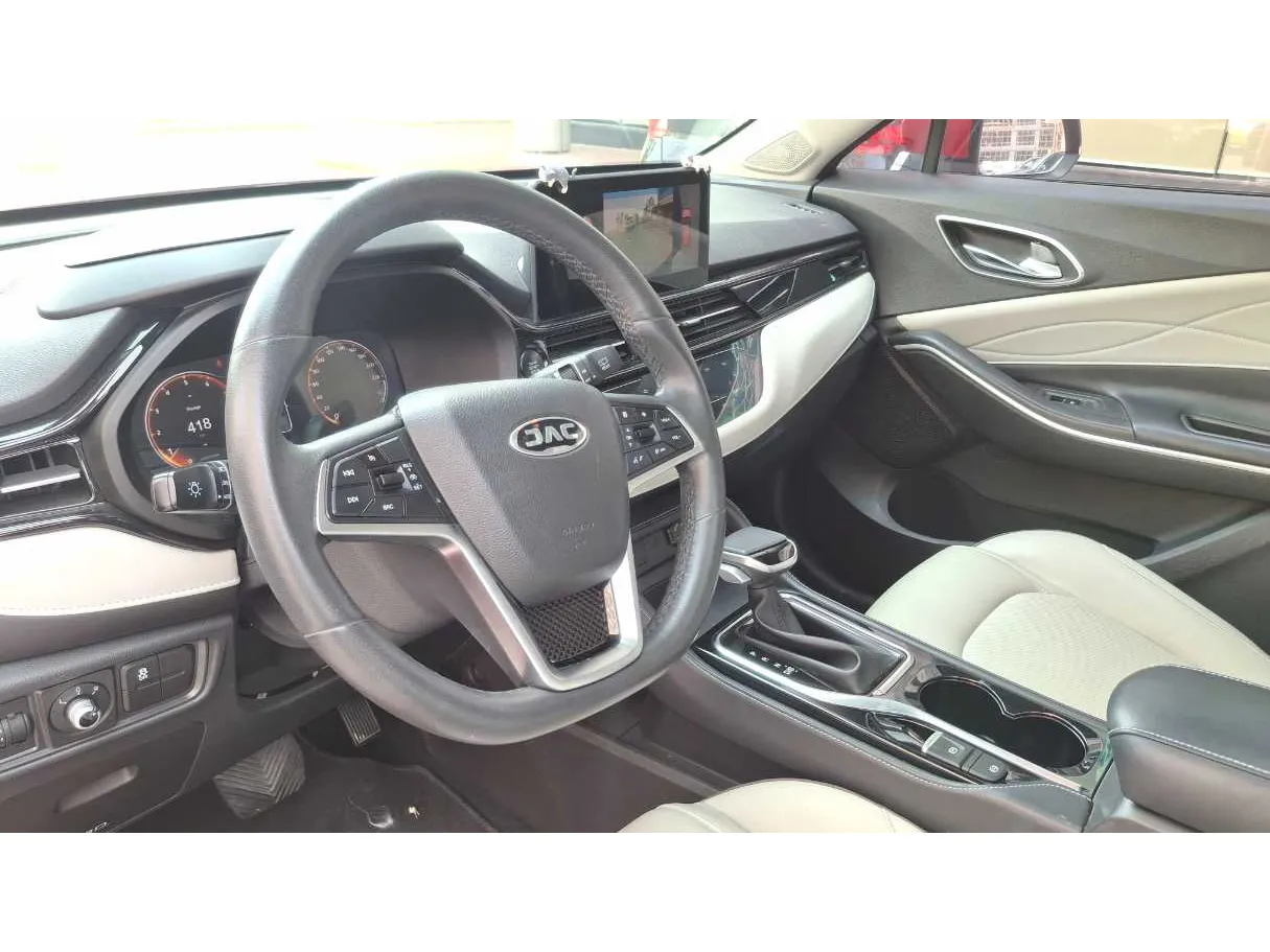 Car image 8