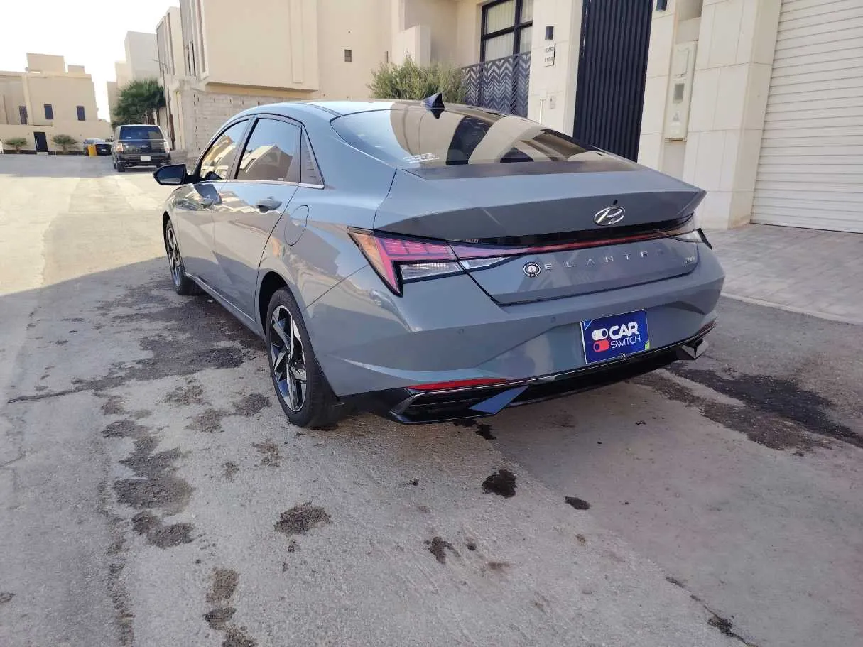 Car image 7