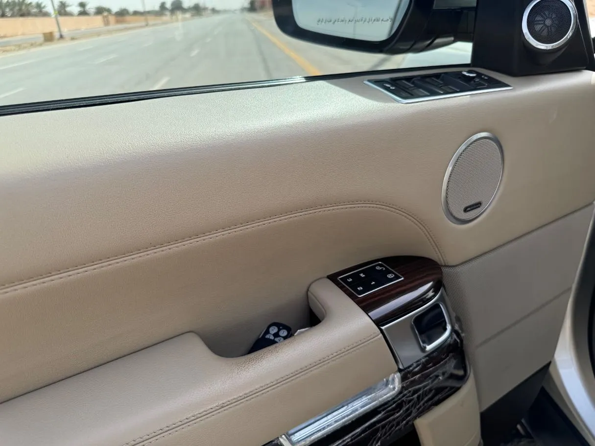 Car image 28