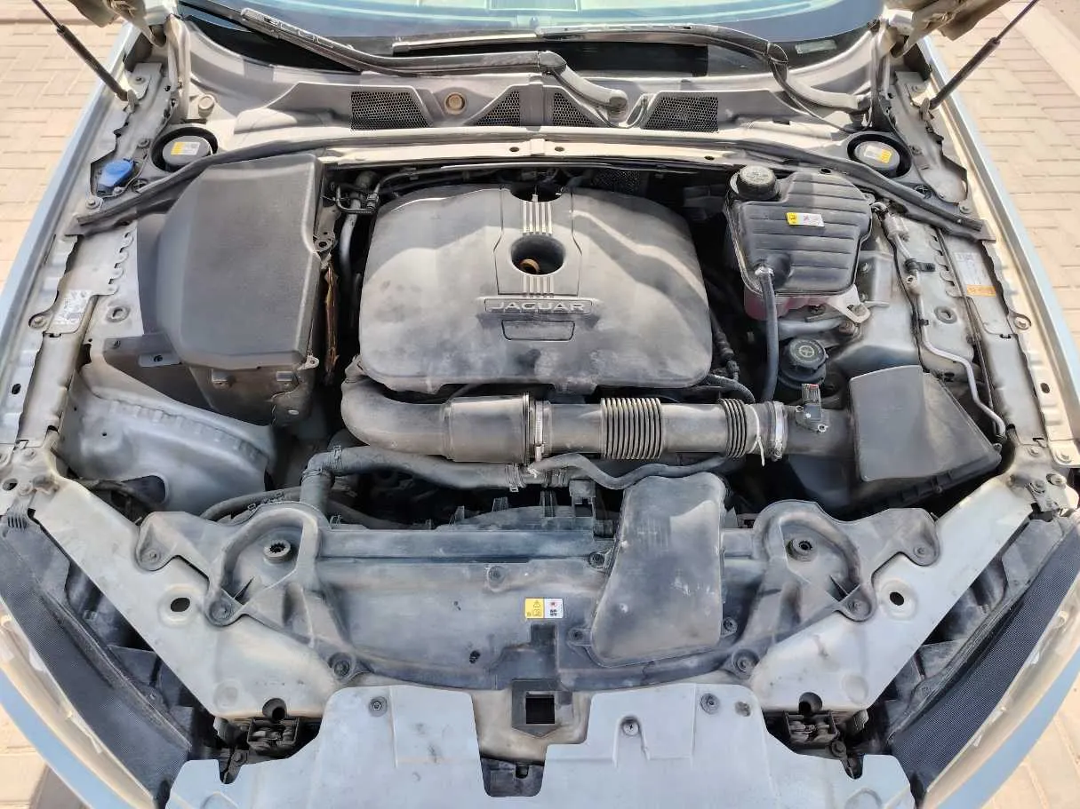Car image 32