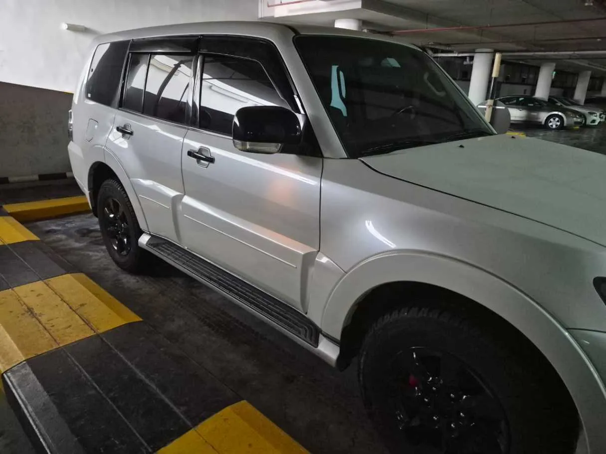 Car image 5