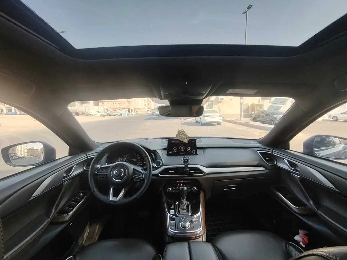 Car image 17