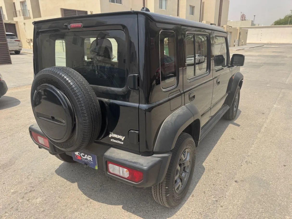 Car image 5