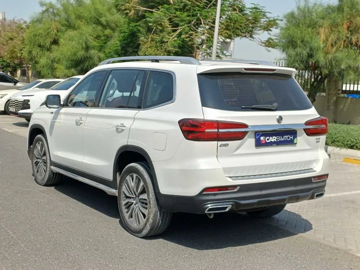 Car image 7