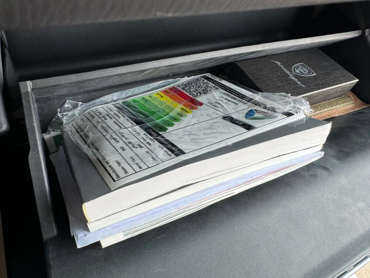 Car image 27