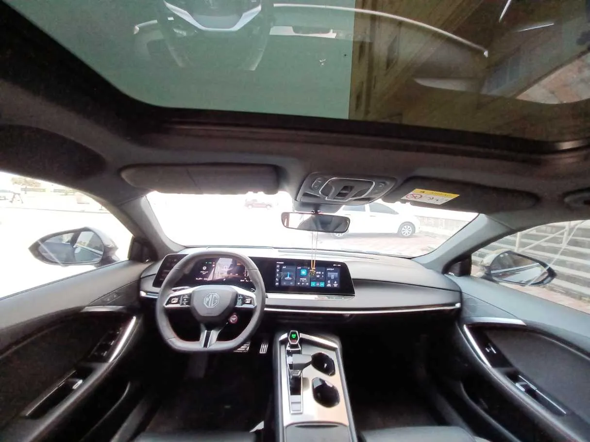 Car image 13