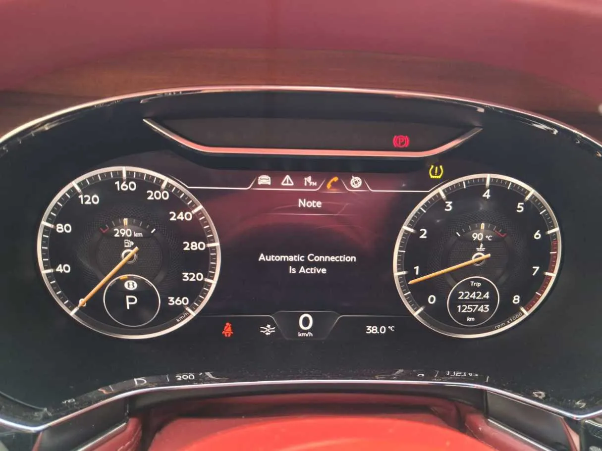 Car image 16