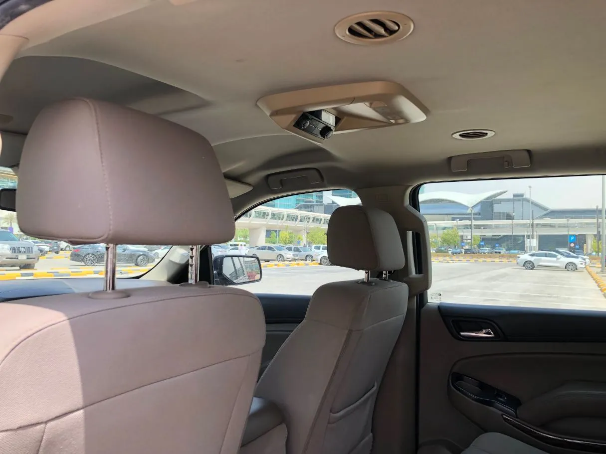 Car image 13