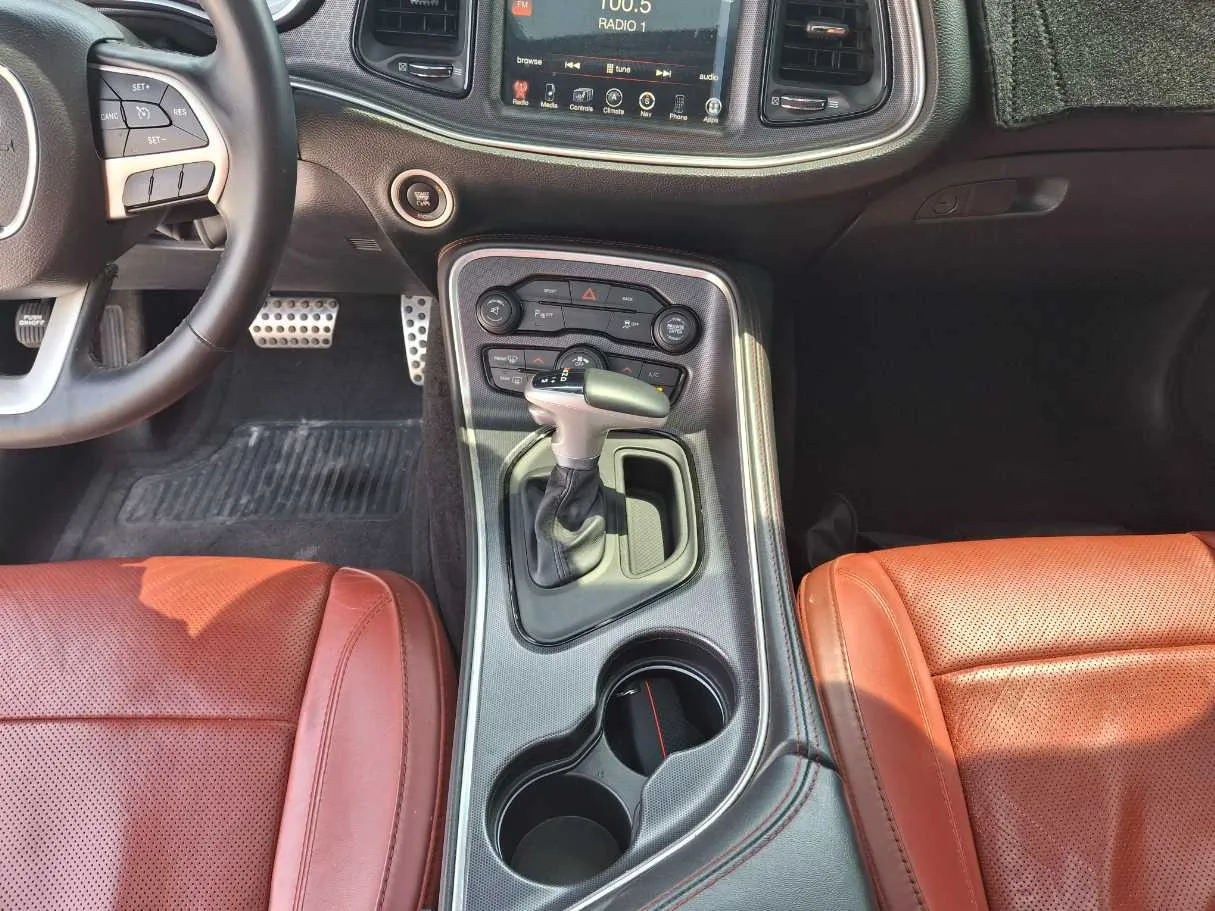 Car image 15