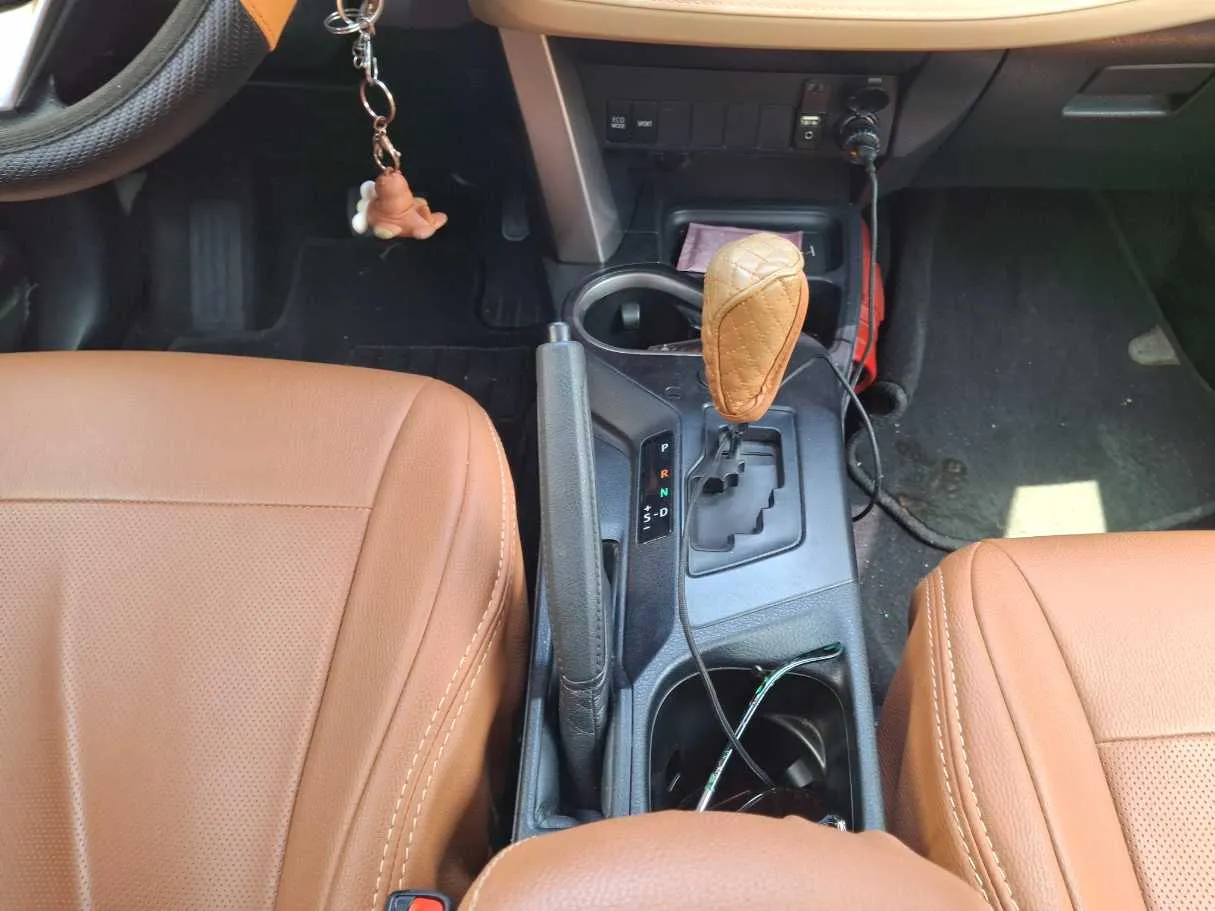 Car image 16