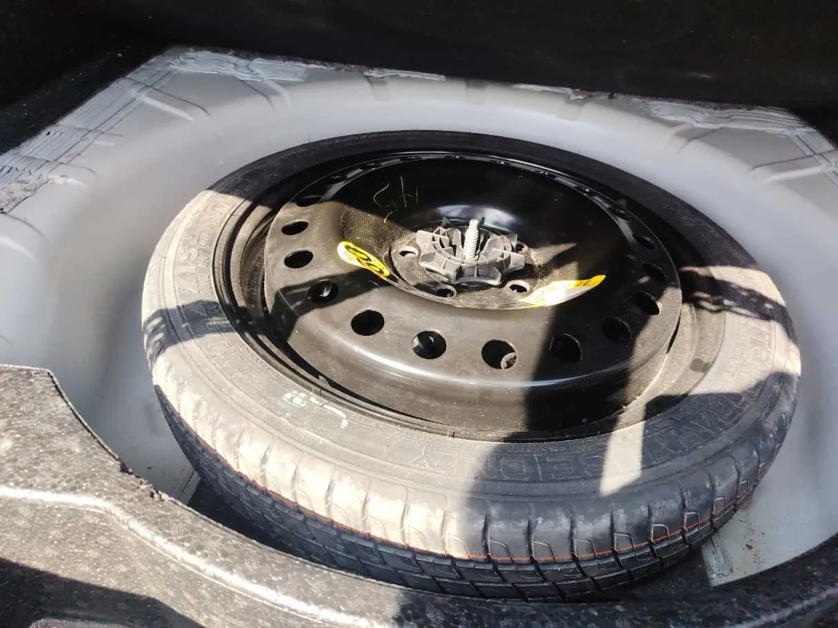Car image 31