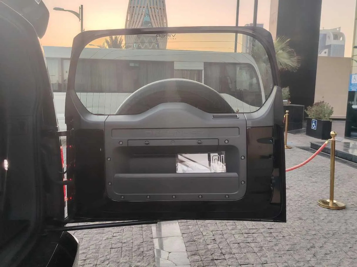 Car image 22