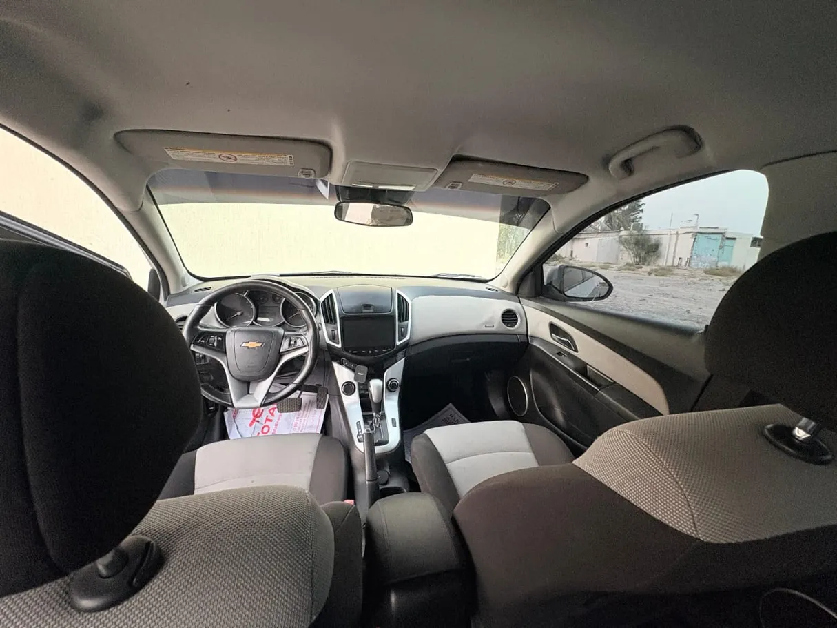 Car image 9