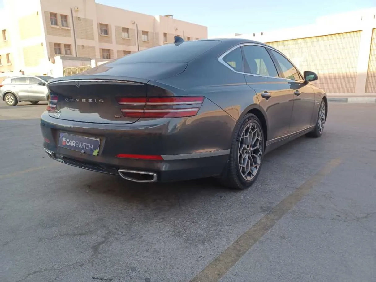 Car image 5