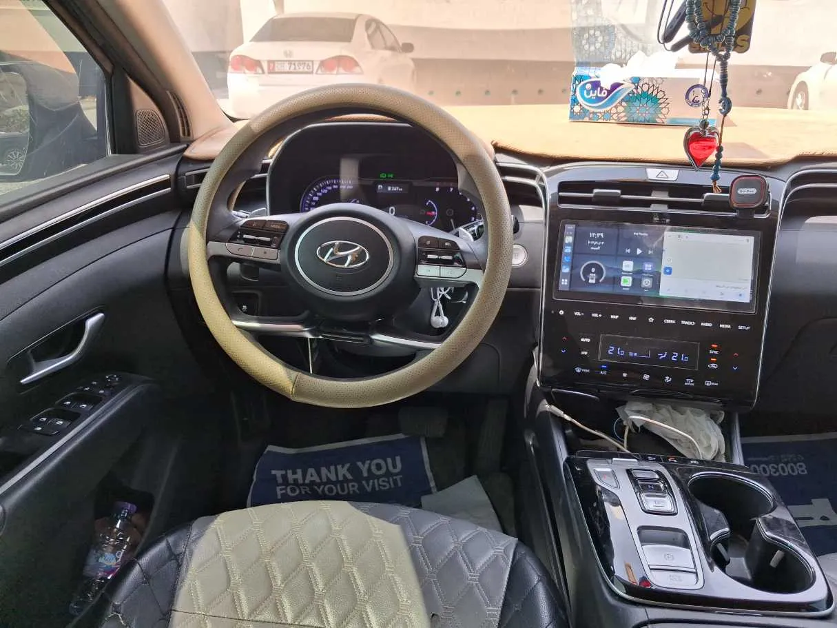Car image 15