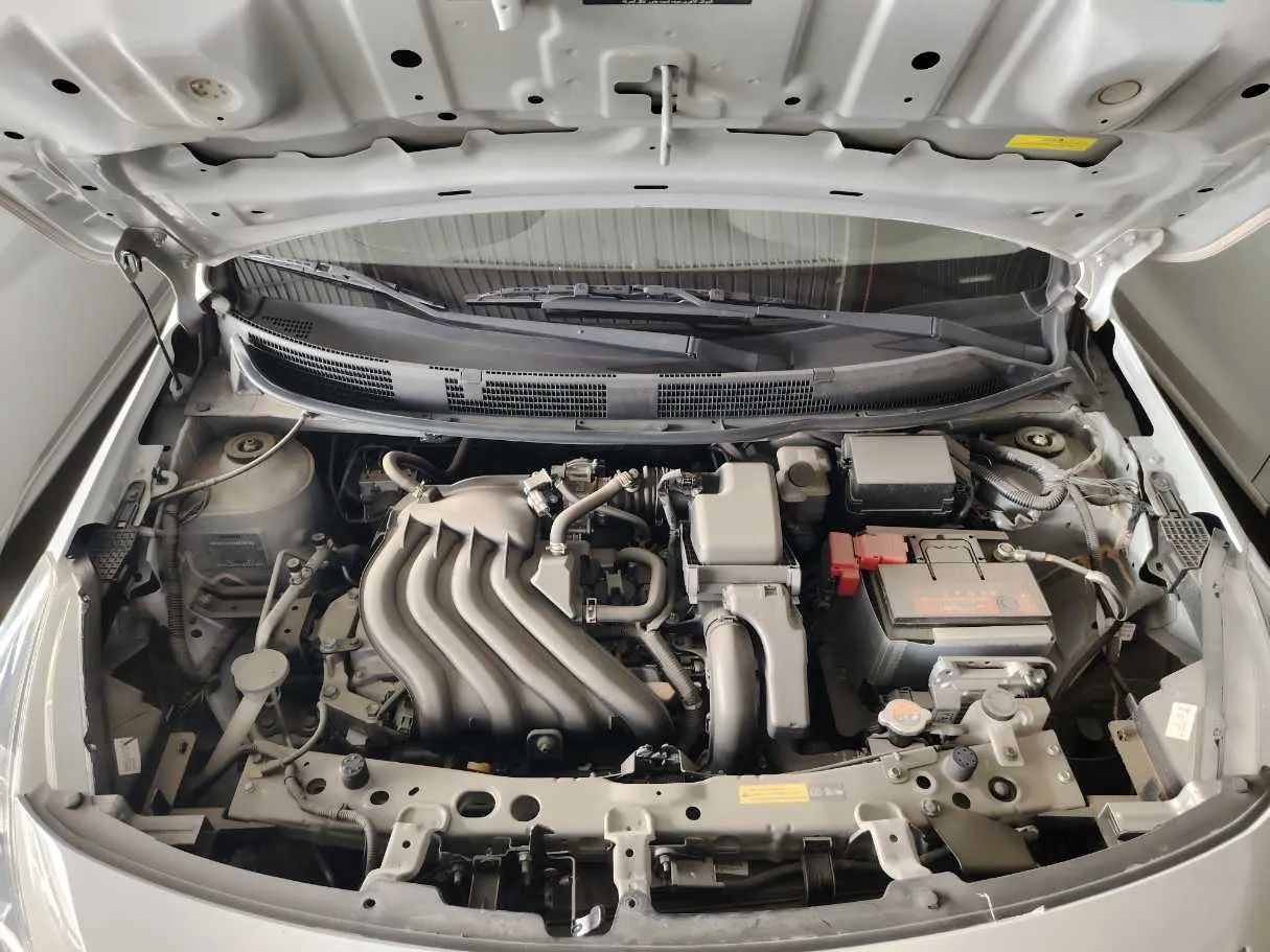 Car image 26