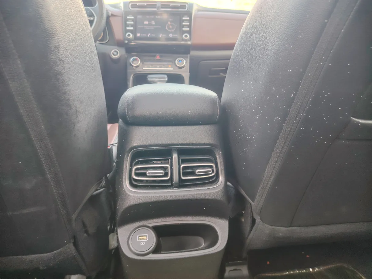 Car image 27