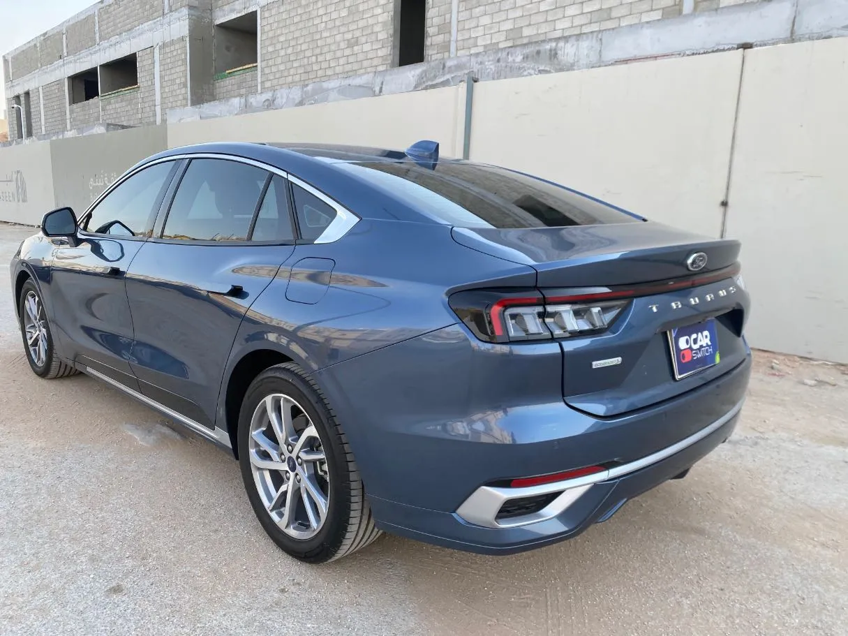 Car image 7