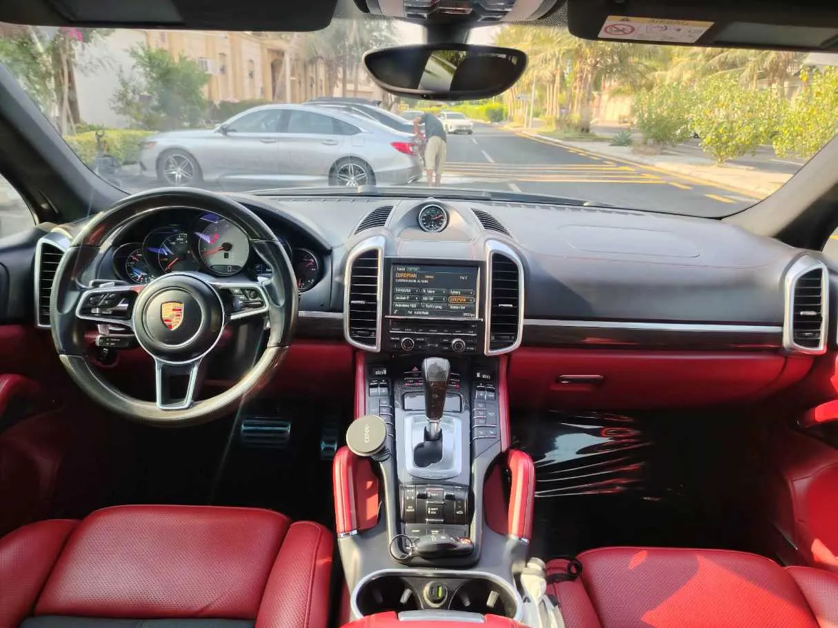 Car image 23