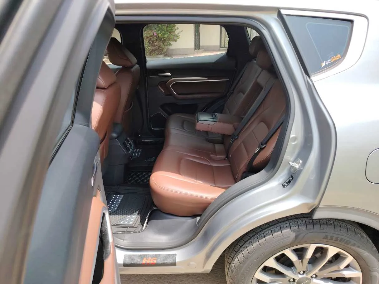 Car image 15