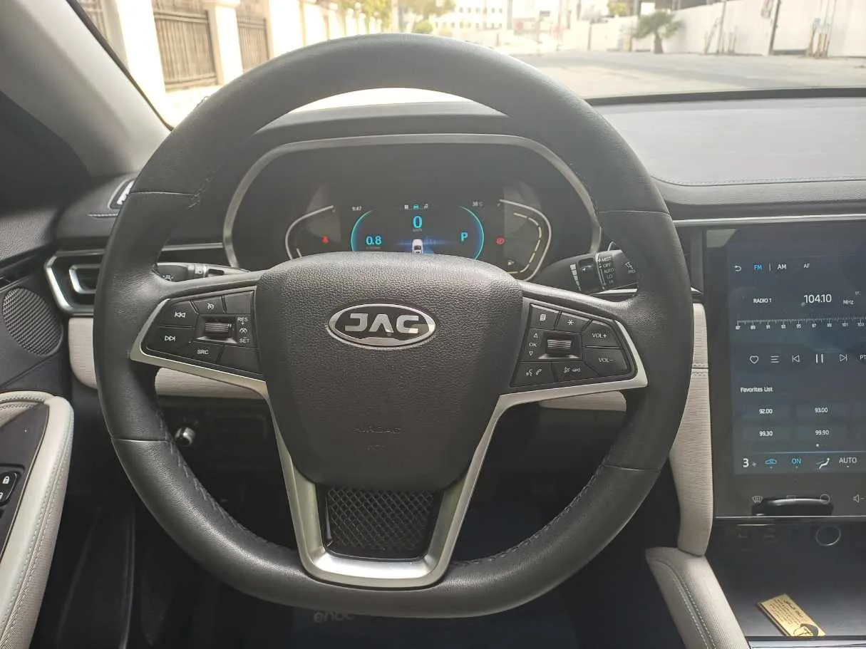 Car image 17