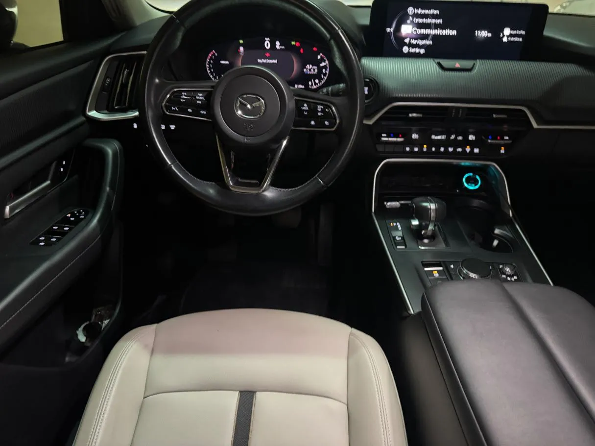 Car image 17
