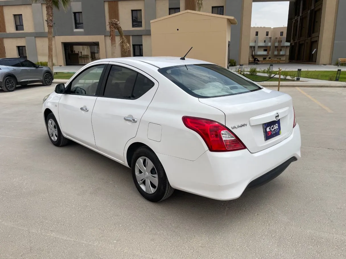 Car image 7