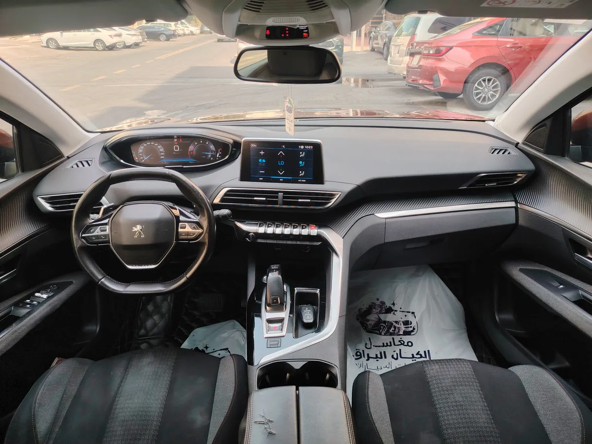 Car image 17