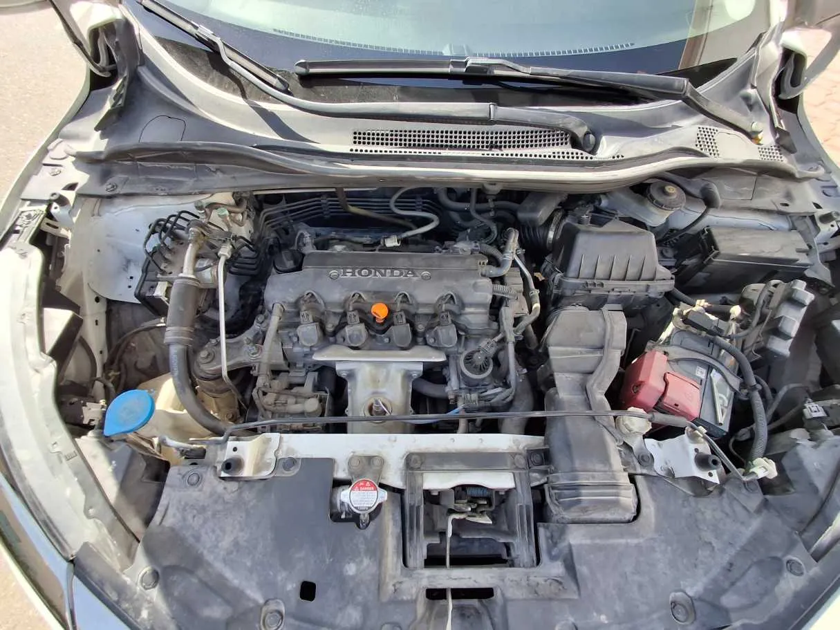 Car image 19