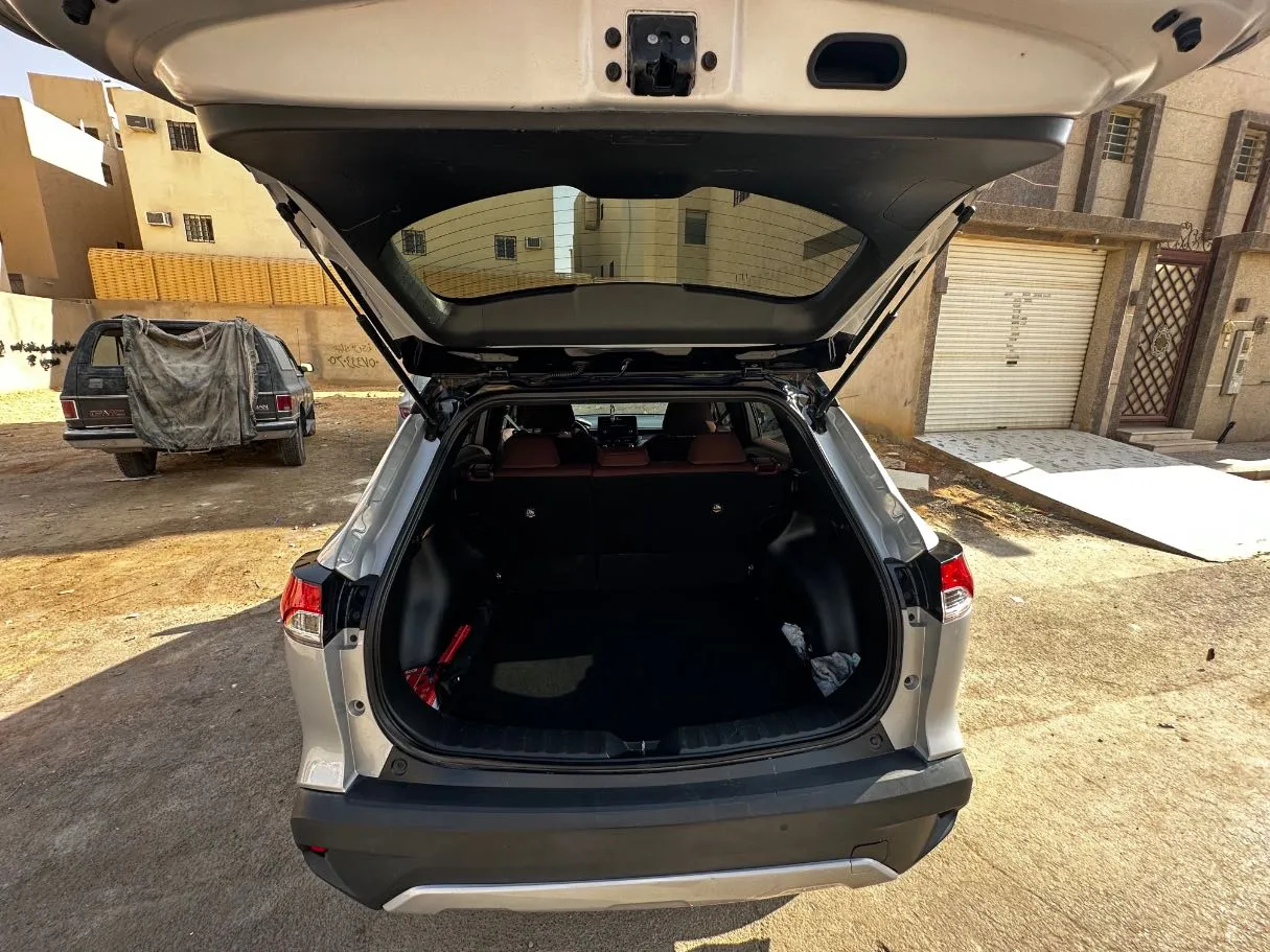 Car image 23