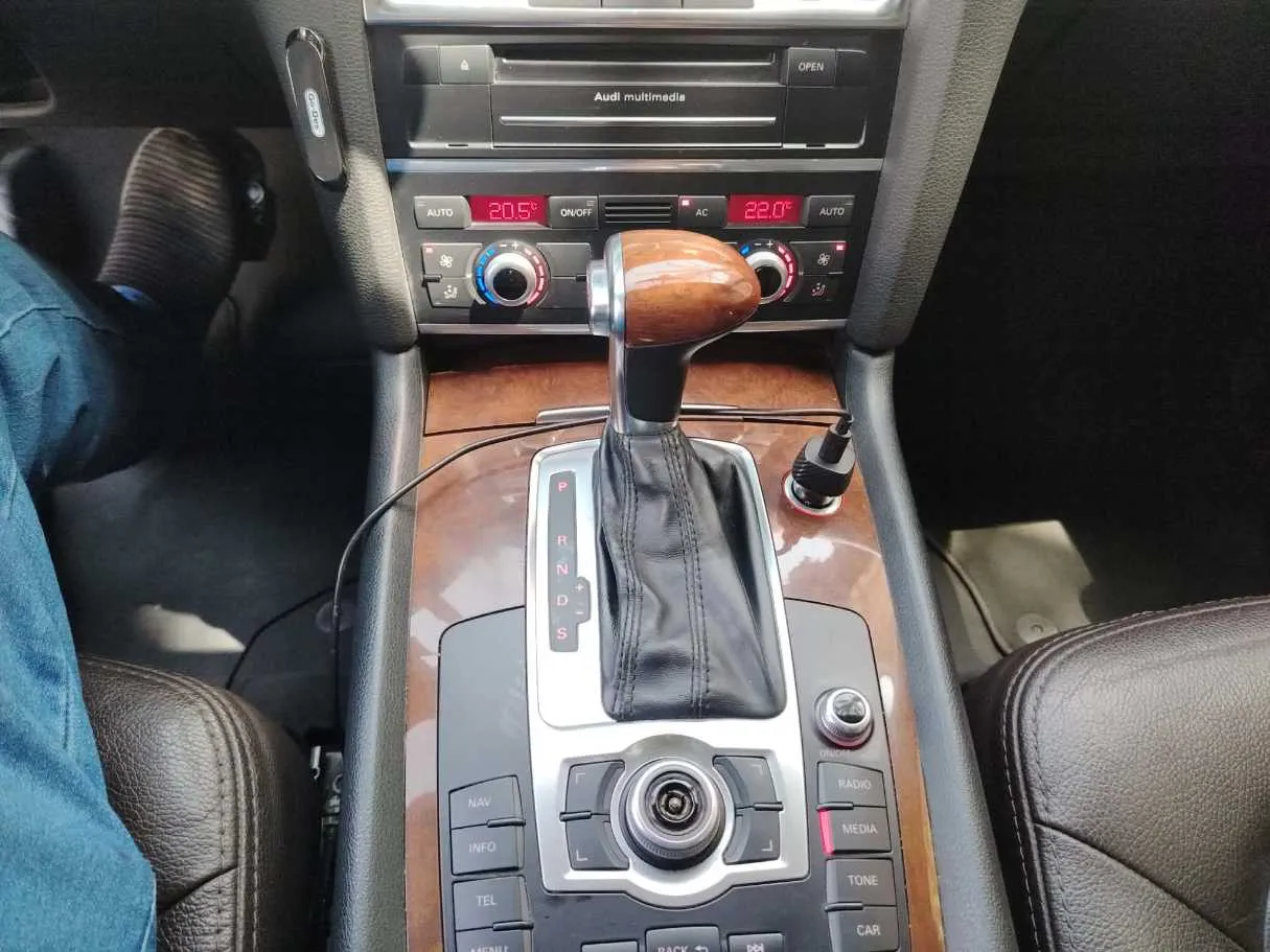 Car image 24