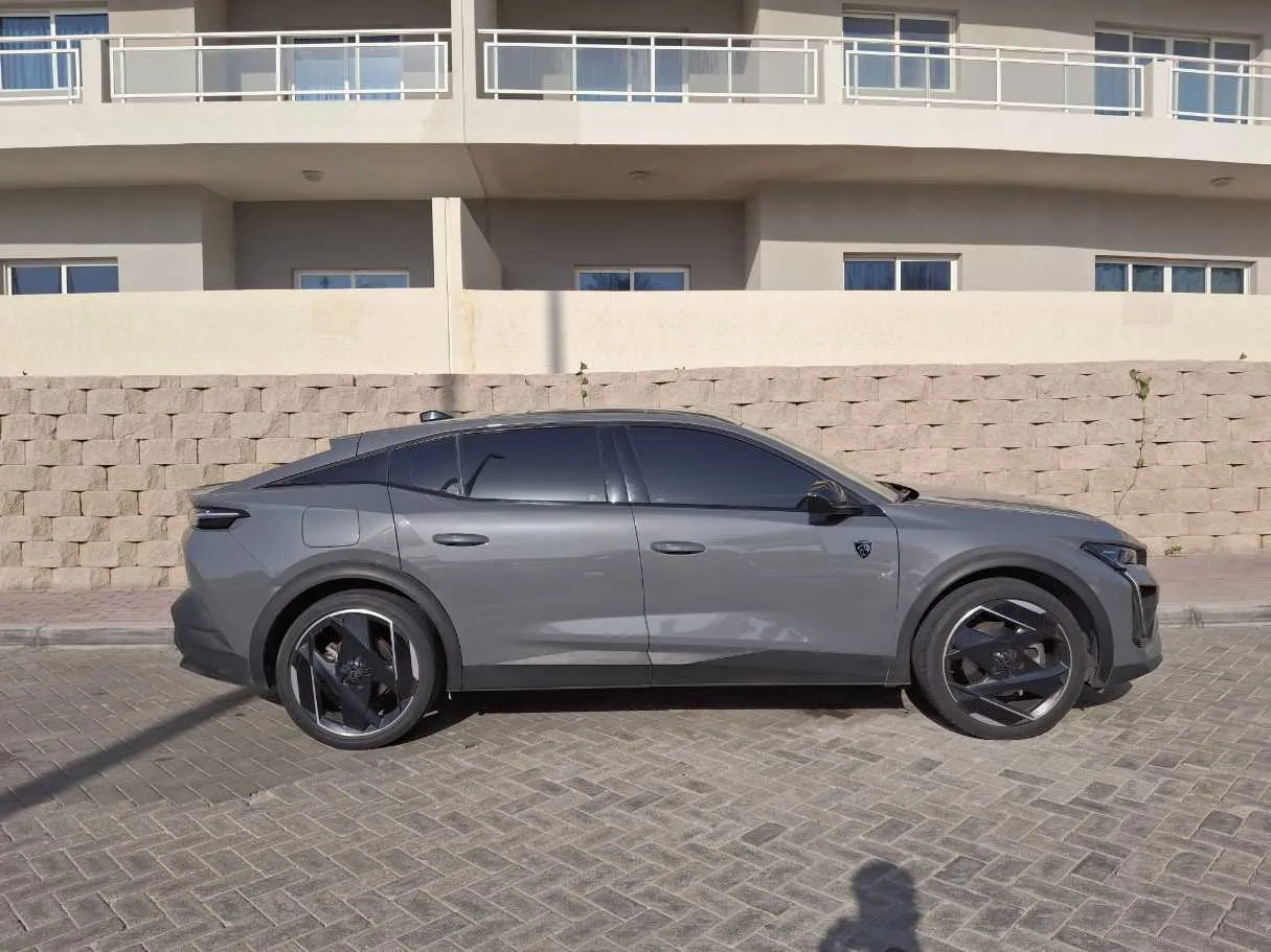 Car image 8