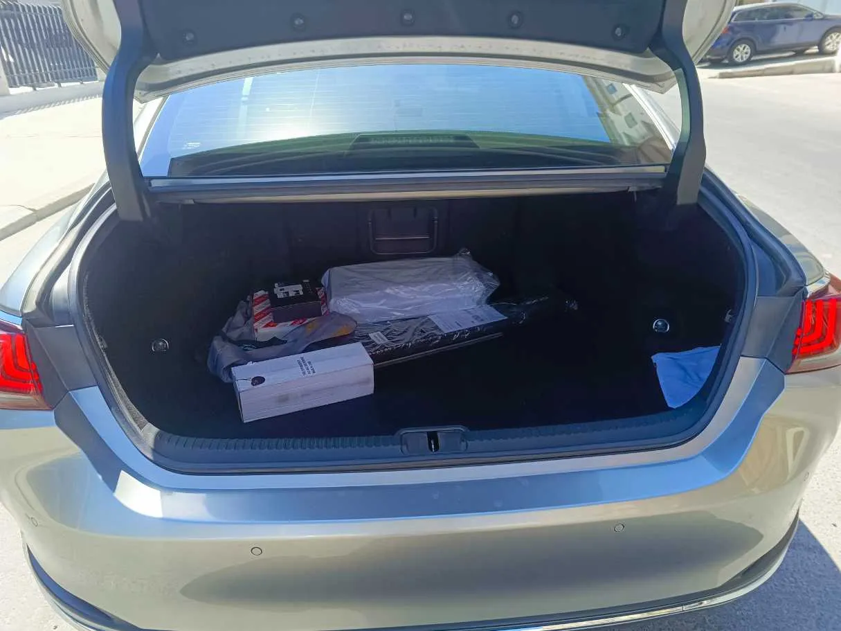 Car image 31
