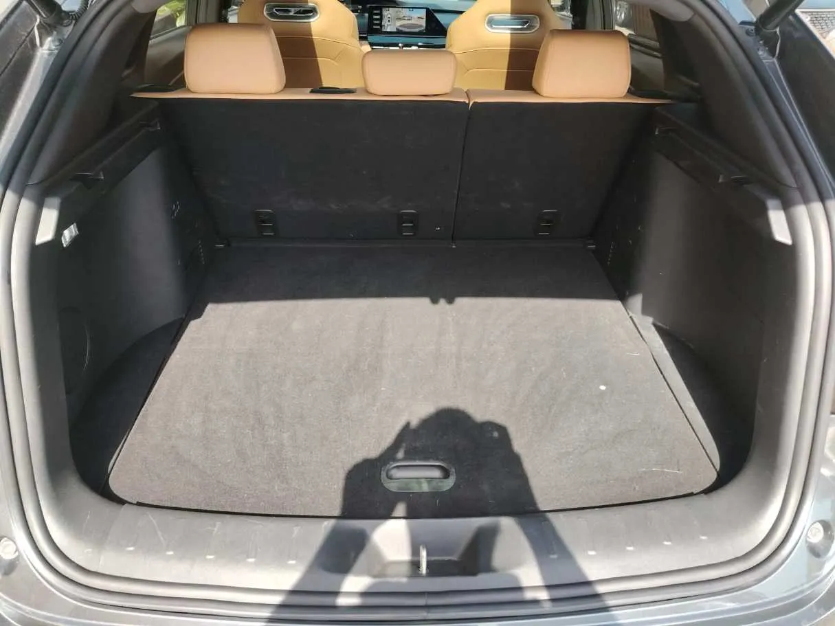 Car image 32